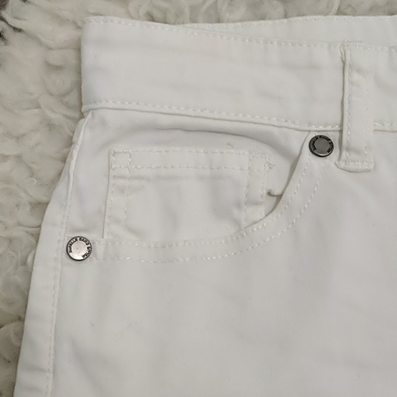 BUFFALO David Bitton ~ Daily Mid-rise White Jeans - Picture 3 of 10